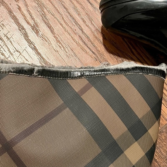 BURBERRY rain boots. Size 40 - Picture 9 of 12